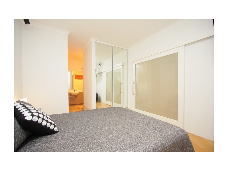 9/10 Marina Dve, Ascot WA 6104