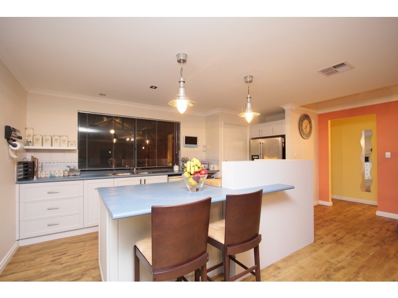 12 Blissett Drive, Bedfordale WA 6112