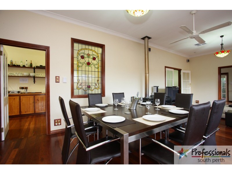 130 Lansdowne Road, Kensington WA 6151