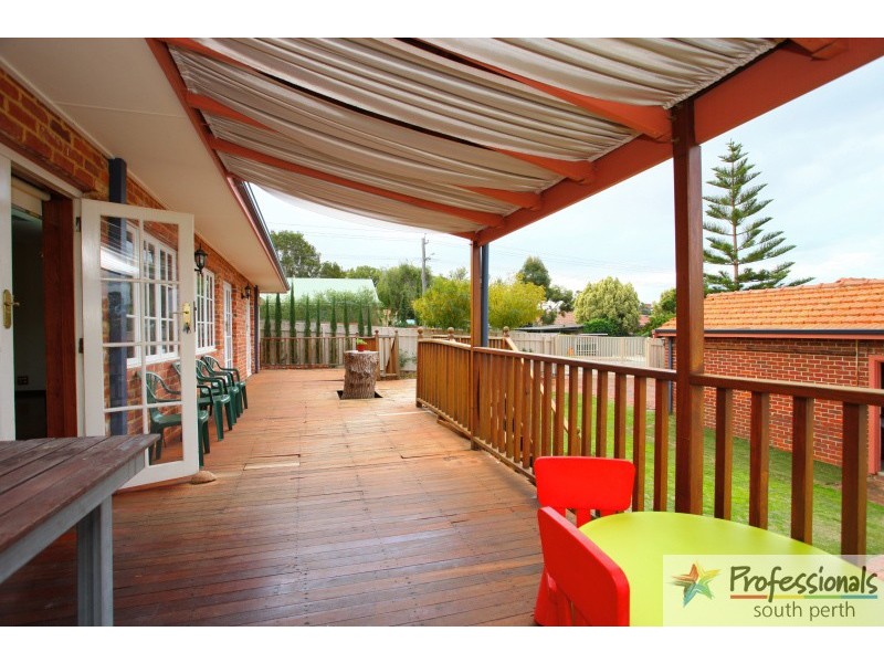 130 Lansdowne Road, Kensington WA 6151