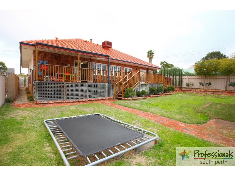 130 Lansdowne Road, Kensington WA 6151