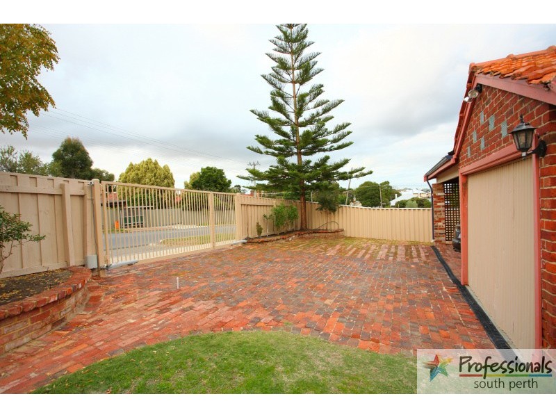 130 Lansdowne Road, Kensington WA 6151