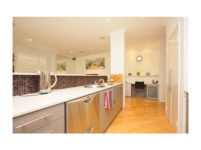 9/10 Marina Drive, Ascot WA 6104