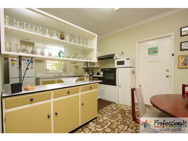 113 Manning Road, Manning WA 6152