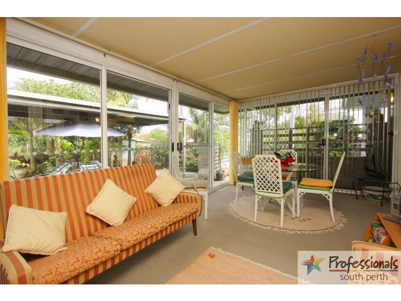 113 Manning Road, Manning WA 6152