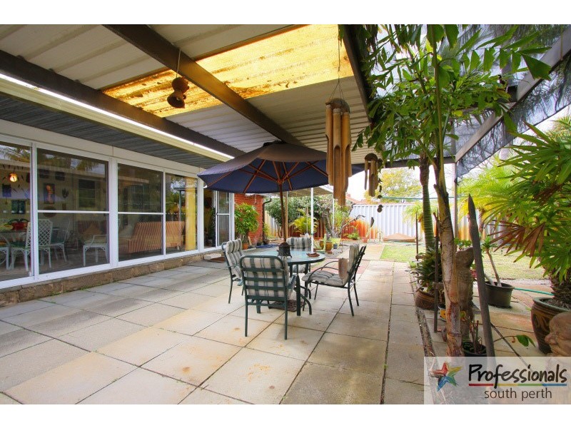 113 Manning Road, Manning WA 6152