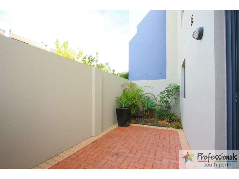 8/25 Melville Parade, South Perth WA 6151