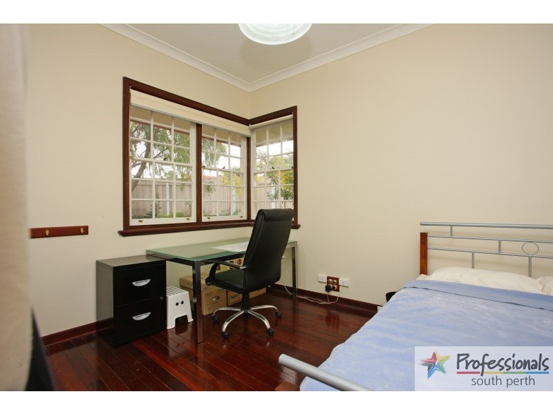 130 Lansdowne Road, Kensington WA 6151