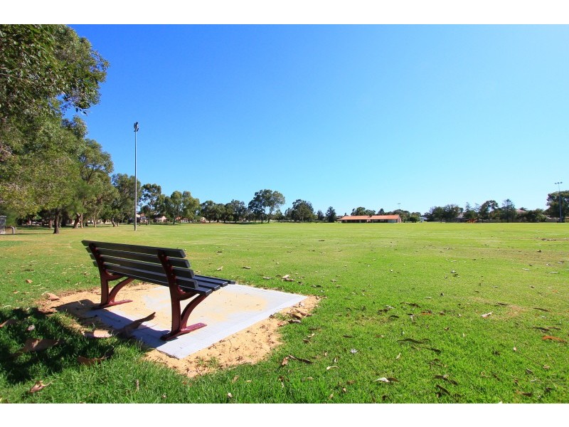 6 Barrow Crescent, Shelley WA 6148