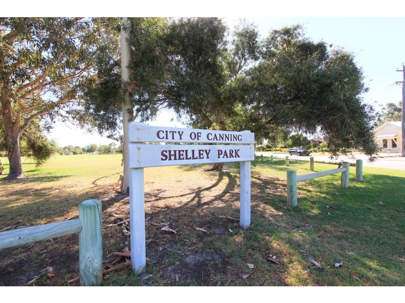 6 Barrow Crescent, Shelley WA 6148