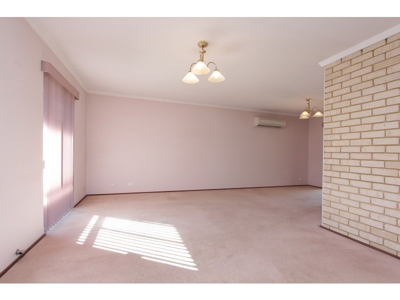 6 Barrow Crescent, Shelley WA 6148