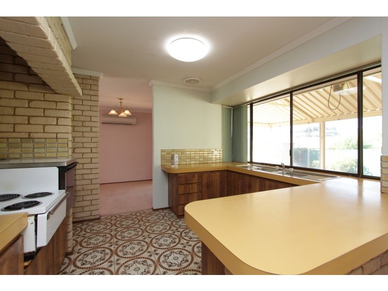 6 Barrow Crescent, Shelley WA 6148