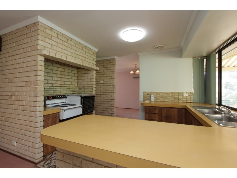 6 Barrow Crescent, Shelley WA 6148