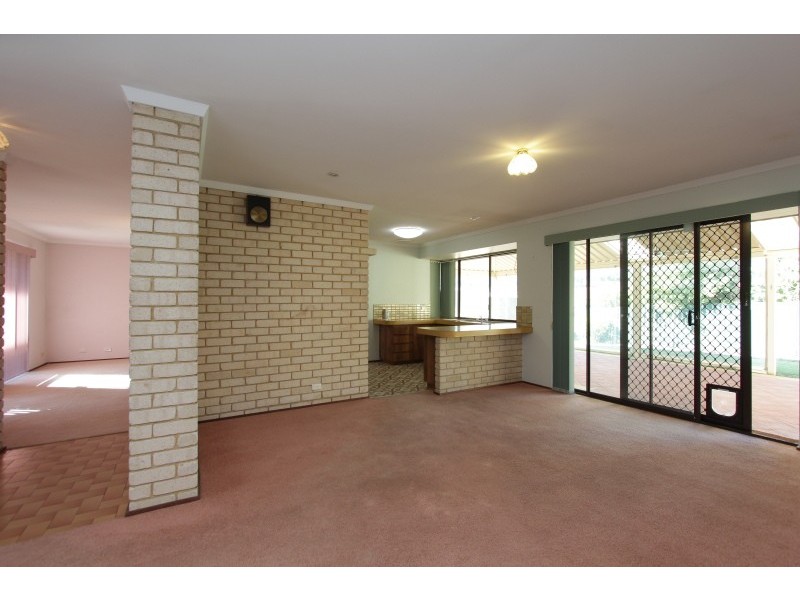 6 Barrow Crescent, Shelley WA 6148