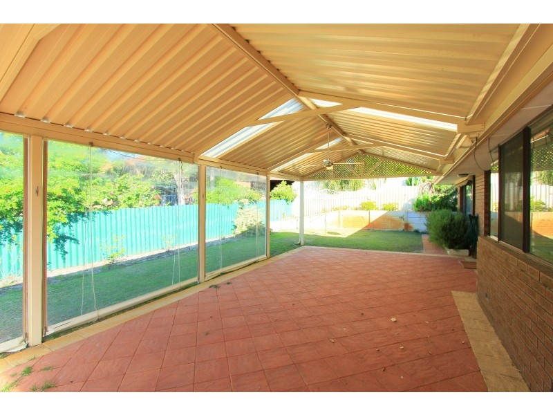 6 Barrow Crescent, Shelley WA 6148