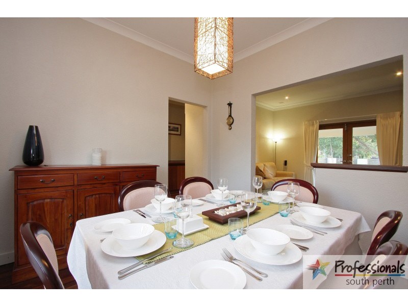 54A Hobbs Avenue, Como WA 6152