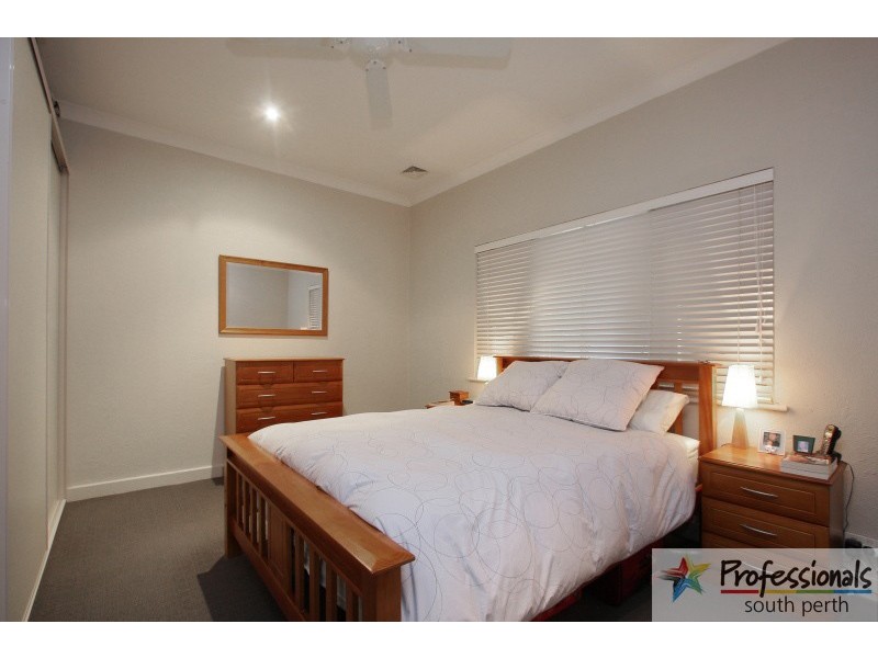 54A Hobbs Avenue, Como WA 6152