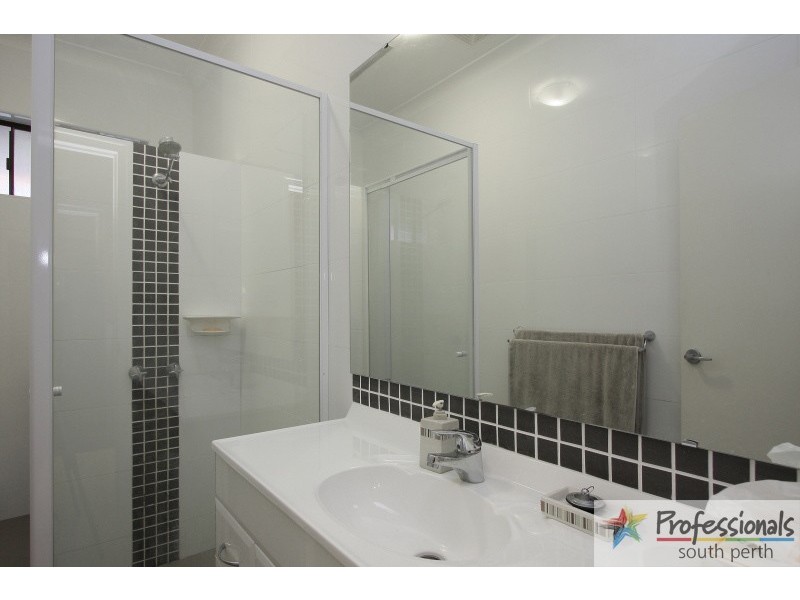 54A Hobbs Avenue, Como WA 6152