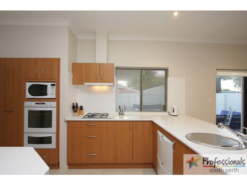 54A Hobbs Avenue, Como WA 6152