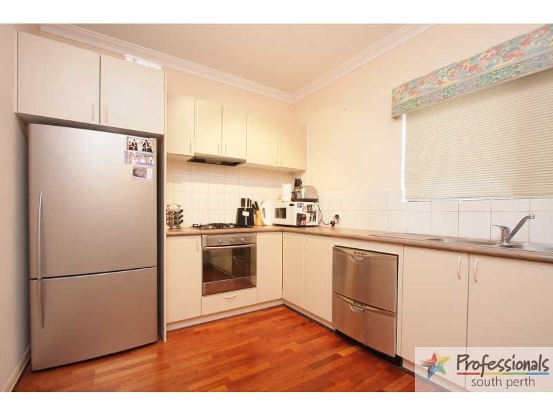 2/155 Marmion Street, Fremantle WA 6160