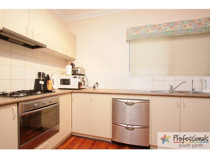 2/155 Marmion Street, Fremantle WA 6160