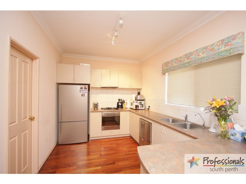 2/155 Marmion Street, Fremantle WA 6160