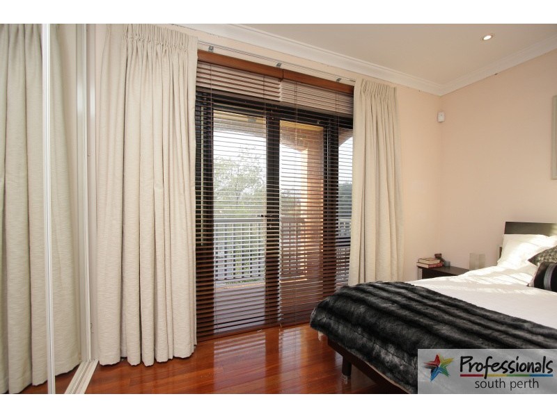 2/155 Marmion Street, Fremantle WA 6160