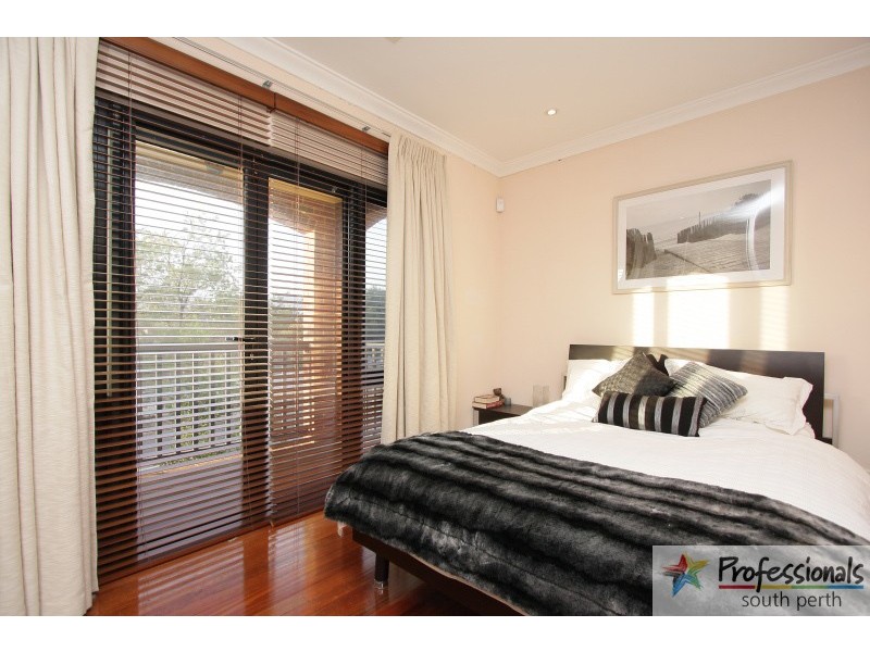 2/155 Marmion Street, Fremantle WA 6160