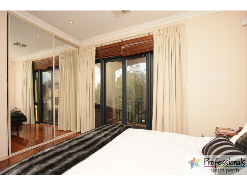 2/155 Marmion Street, Fremantle WA 6160