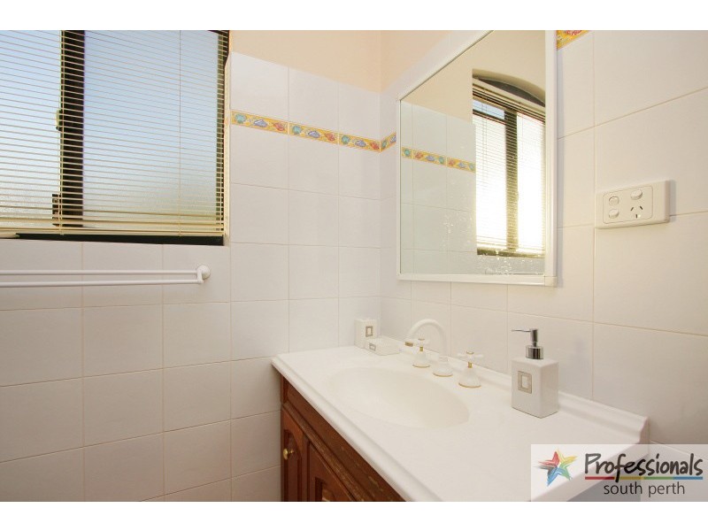 2/155 Marmion Street, Fremantle WA 6160