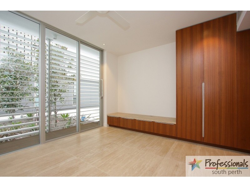 42/2 Leighton Beach Boulevard, North Fremantle WA 6159