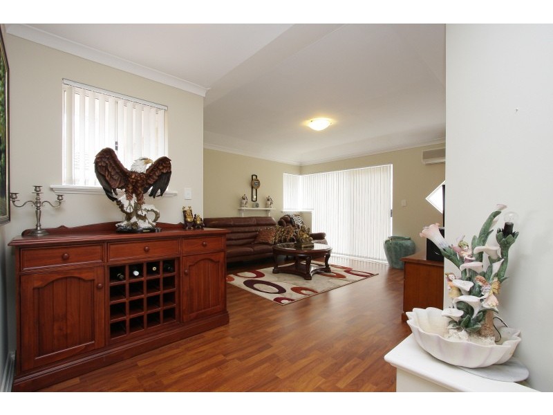 1 Henley Street, Como WA 6152