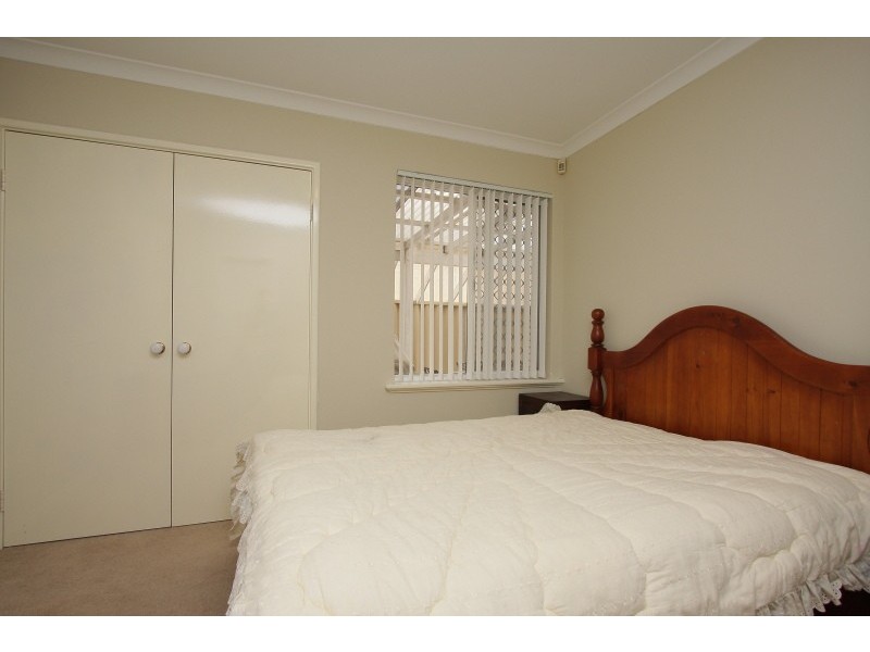 1 Henley Street, Como WA 6152