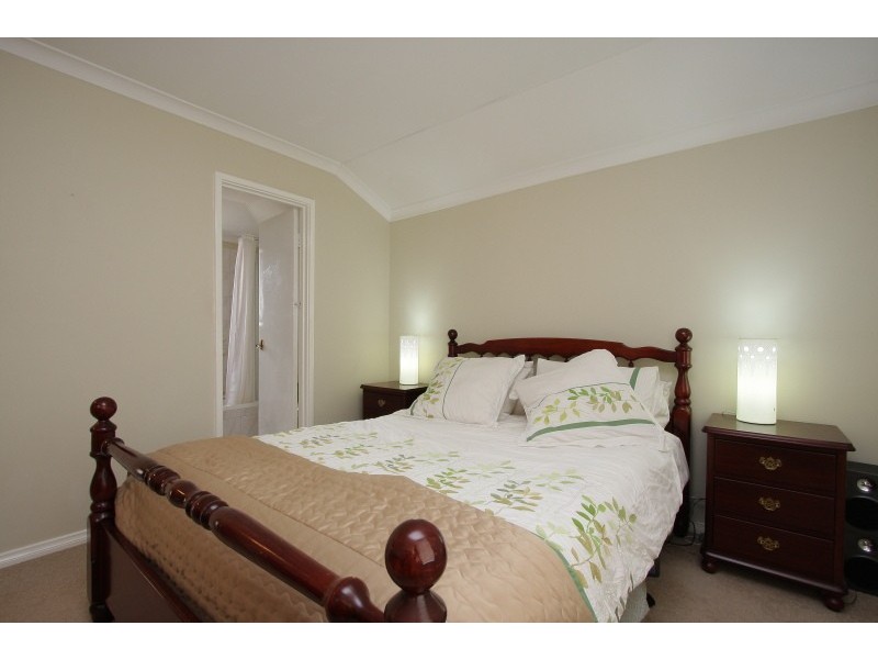 1 Henley Street, Como WA 6152