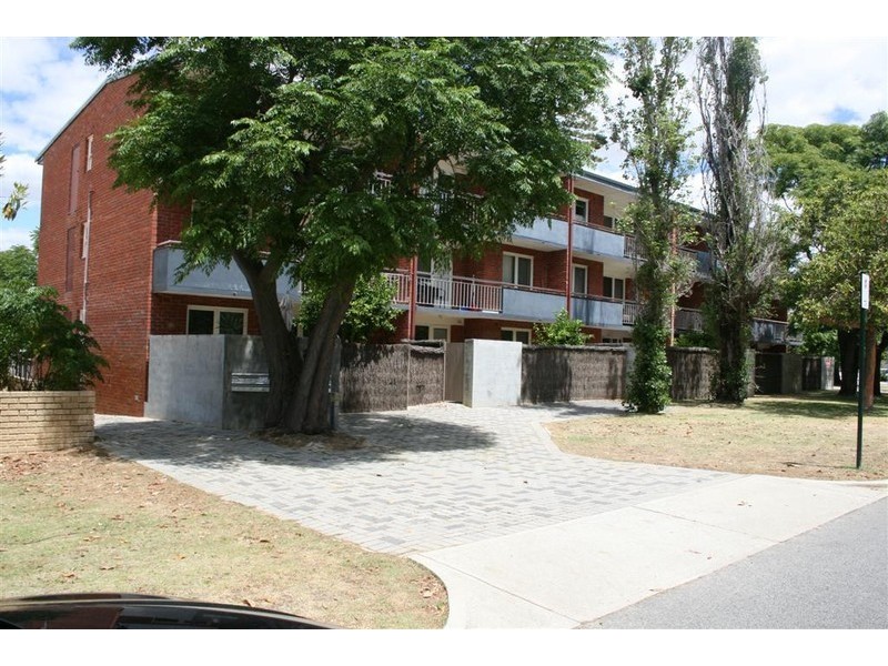 7/106 McDonald Street, Como WA 6152