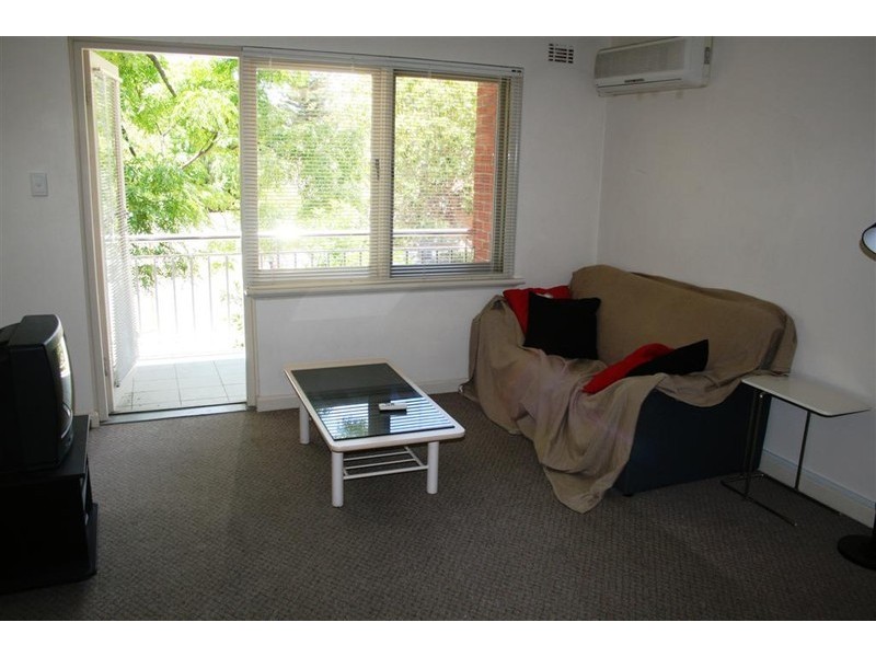 7/106 McDonald Street, Como WA 6152