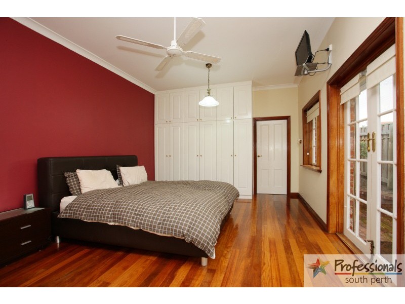 130 Lansdowne Road, Kensington WA 6151