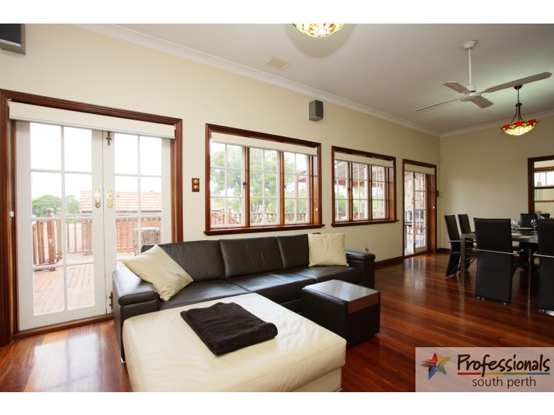 130 Lansdowne Road, Kensington WA 6151