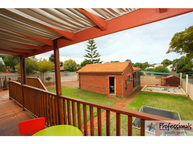 130 Lansdowne Road, Kensington WA 6151