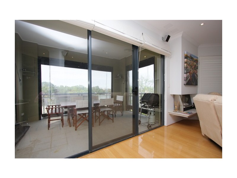 9/10 Marina Drive, Ascot WA 6104