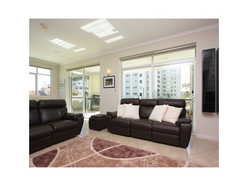 2/146 Mill Point Road, South Perth WA 6151