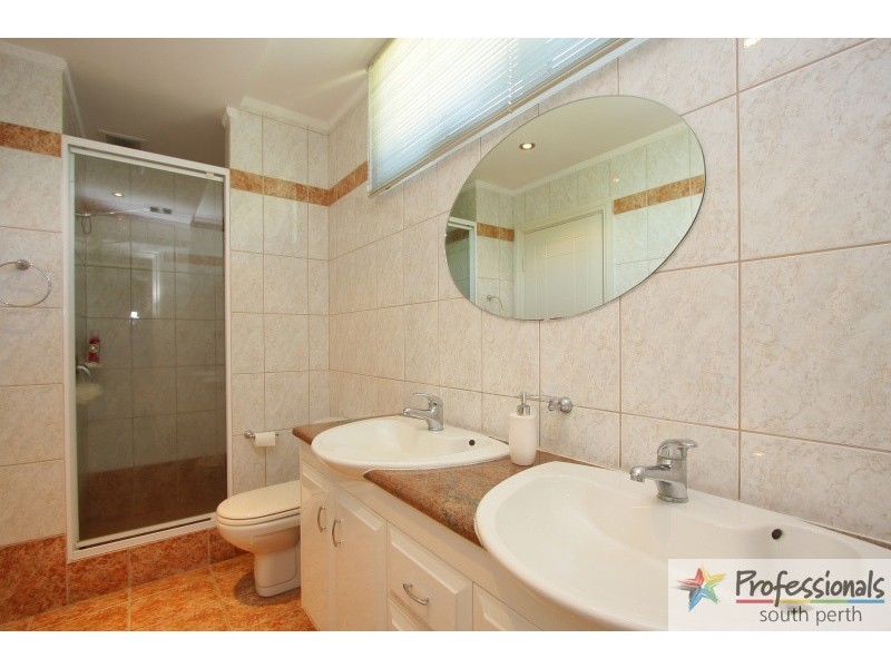 2/146 Mill Point Road, South Perth WA 6151