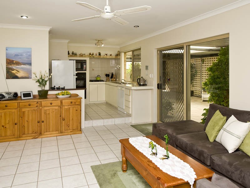 6 Honeyeater Glade, Huntingdale WA 6110