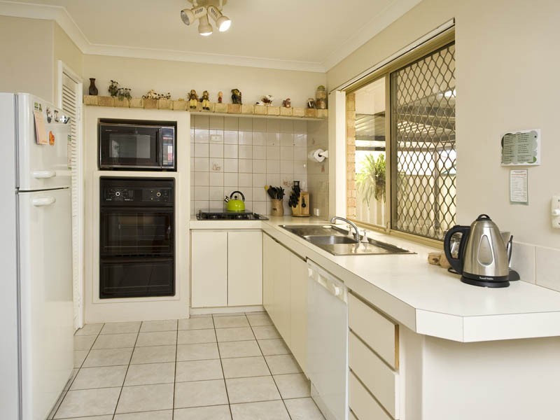 6 Honeyeater Glade, Huntingdale WA 6110