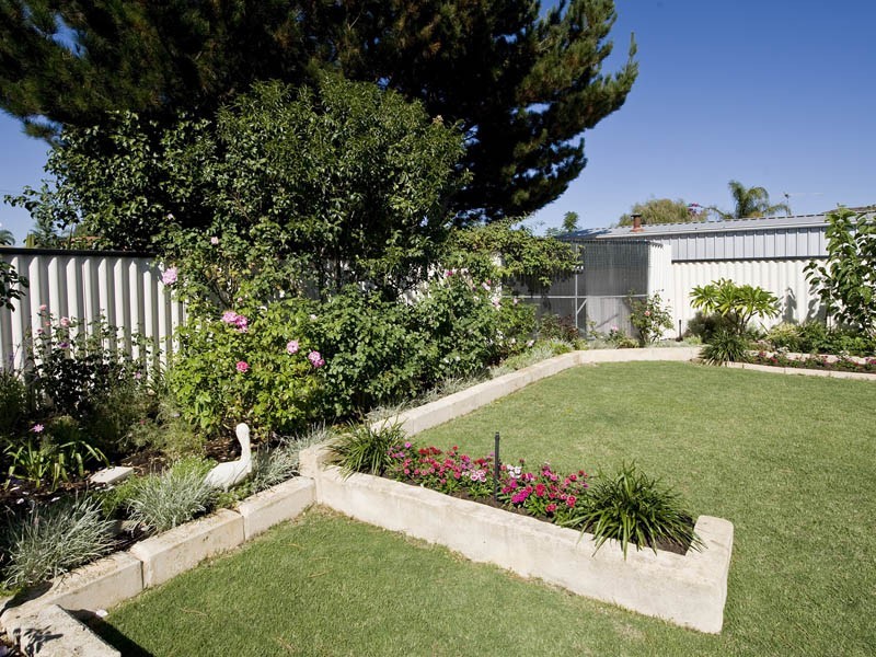 6 Honeyeater Glade, Huntingdale WA 6110