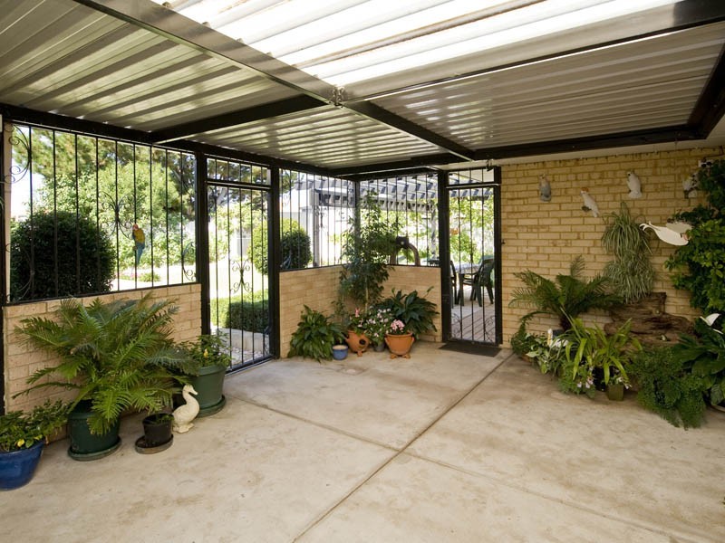 6 Honeyeater Glade, Huntingdale WA 6110