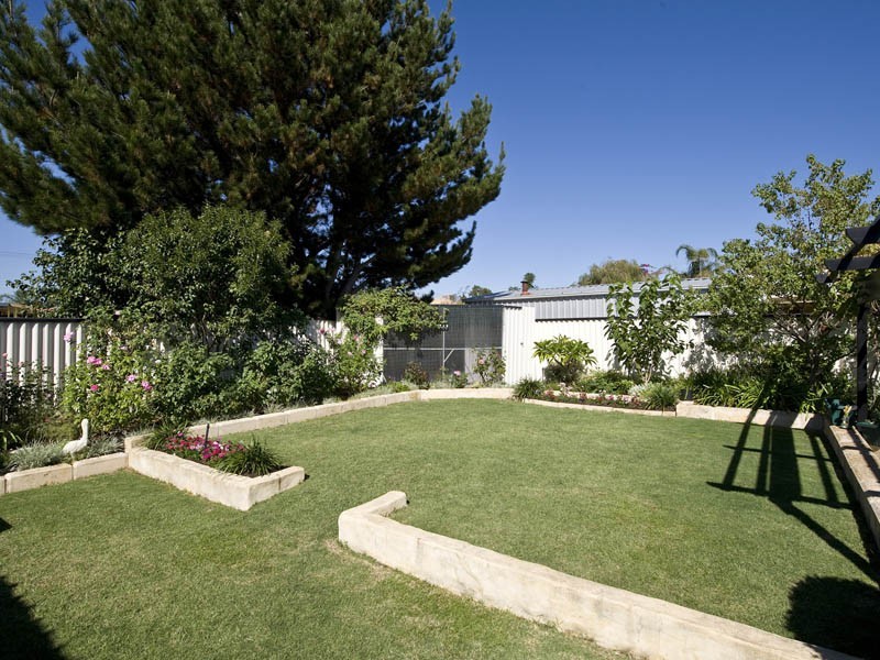 6 Honeyeater Glade, Huntingdale WA 6110