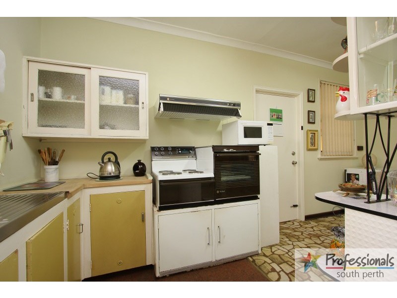 113 Manning Road, Manning WA 6152