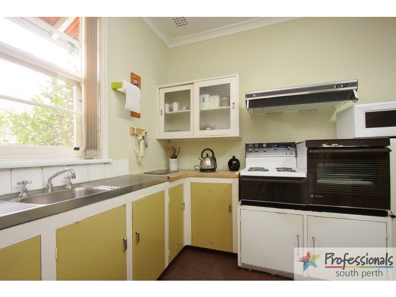 113 Manning Road, Manning WA 6152