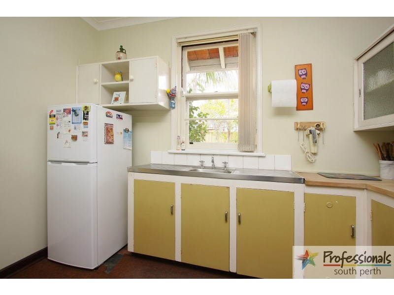 113 Manning Road, Manning WA 6152